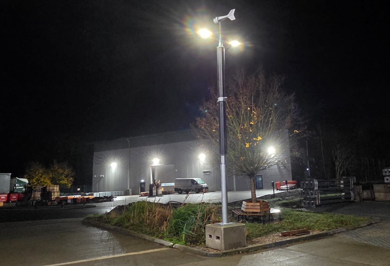 Hybrid solar-wind lighting towers for best winter site performance