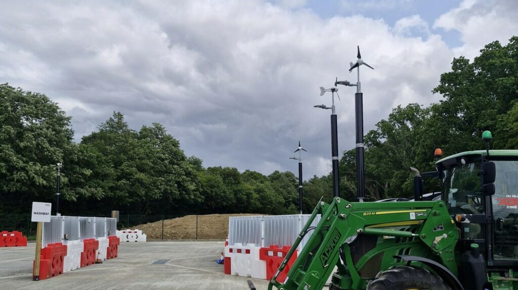 Off-grid site lighting